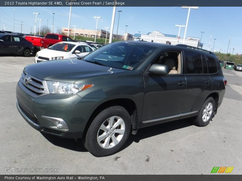 Cypress Green Pearl / Sand Beige 2013 Toyota Highlander SE 4WD