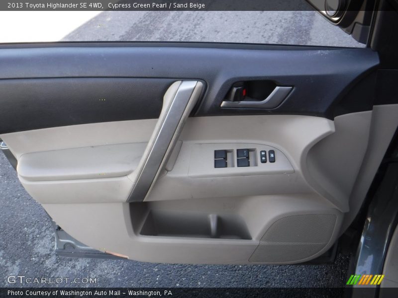 Cypress Green Pearl / Sand Beige 2013 Toyota Highlander SE 4WD