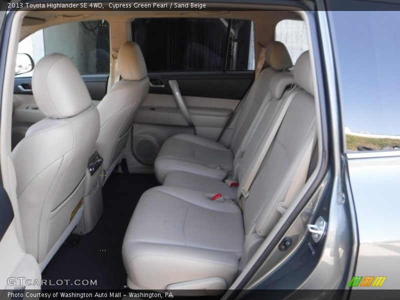 Cypress Green Pearl / Sand Beige 2013 Toyota Highlander SE 4WD