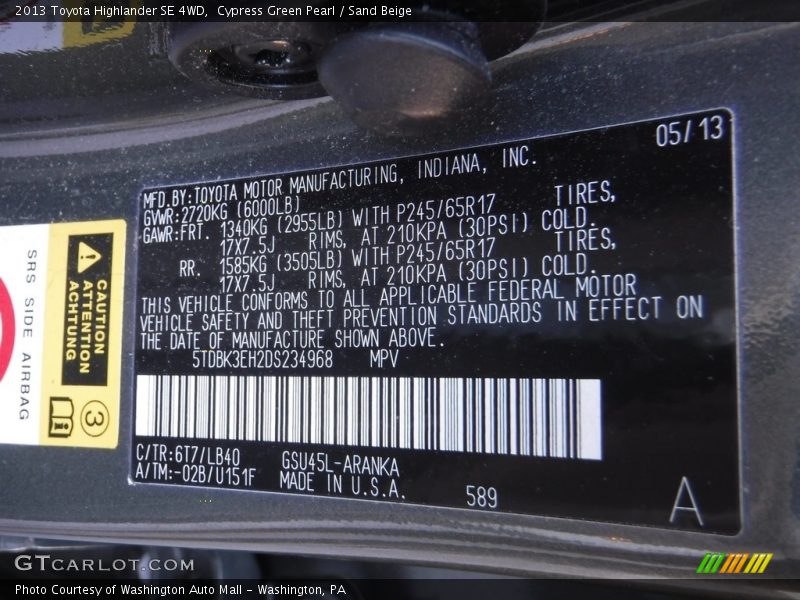 Cypress Green Pearl / Sand Beige 2013 Toyota Highlander SE 4WD