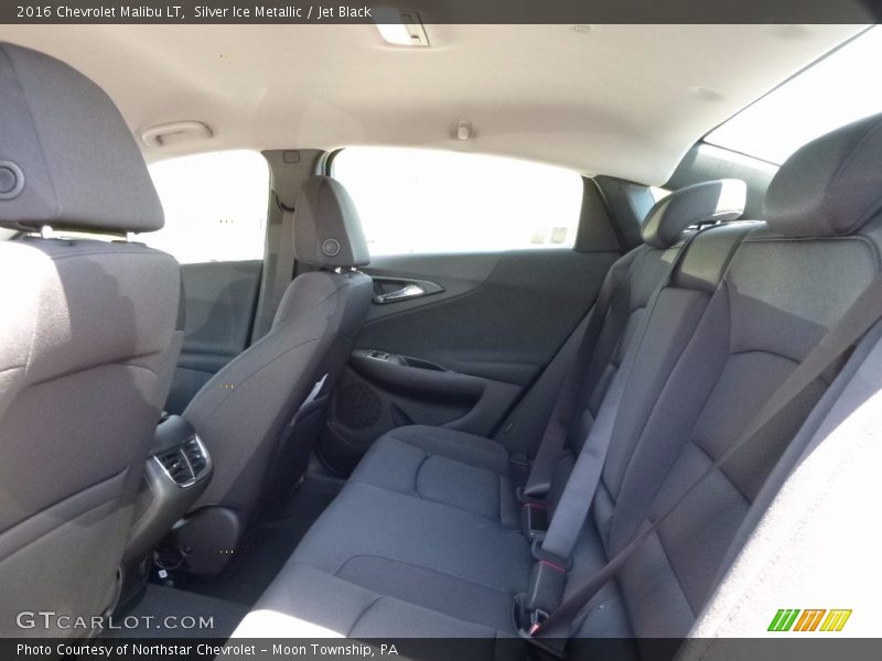 Silver Ice Metallic / Jet Black 2016 Chevrolet Malibu LT