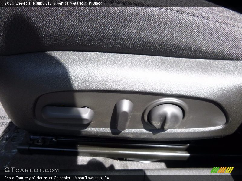 Silver Ice Metallic / Jet Black 2016 Chevrolet Malibu LT