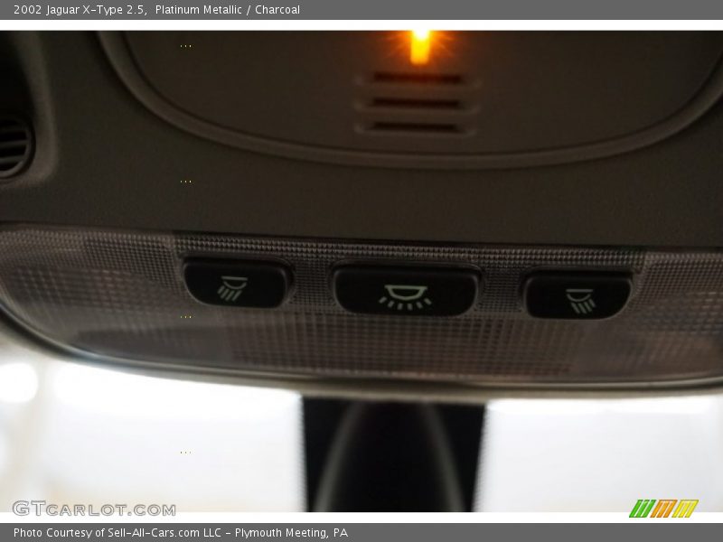 Platinum Metallic / Charcoal 2002 Jaguar X-Type 2.5