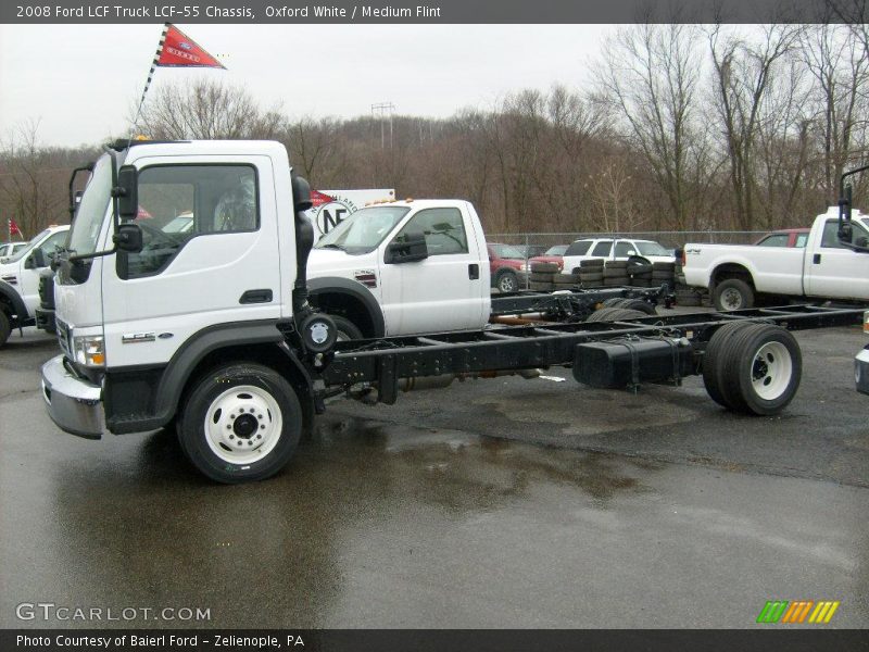 Oxford White / Medium Flint 2008 Ford LCF Truck LCF-55 Chassis