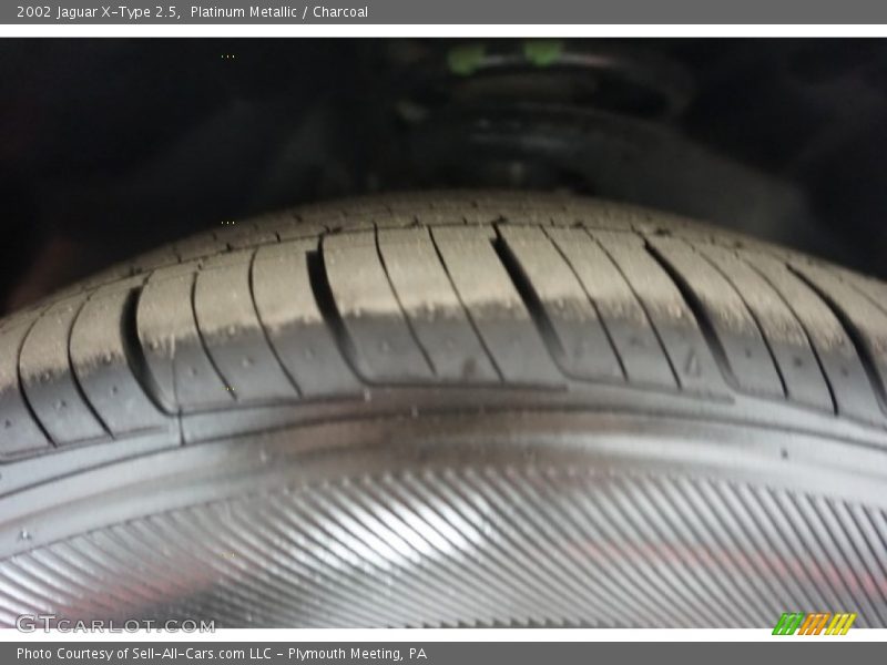 Platinum Metallic / Charcoal 2002 Jaguar X-Type 2.5