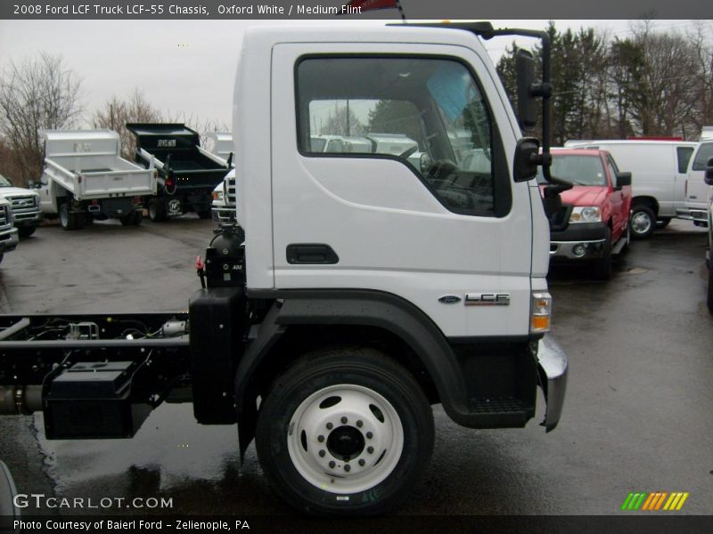 Oxford White / Medium Flint 2008 Ford LCF Truck LCF-55 Chassis