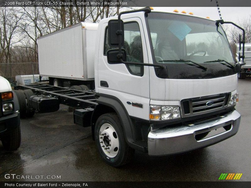 Oxford White / Medium Flint 2008 Ford LCF Truck LCF-55 Chassis