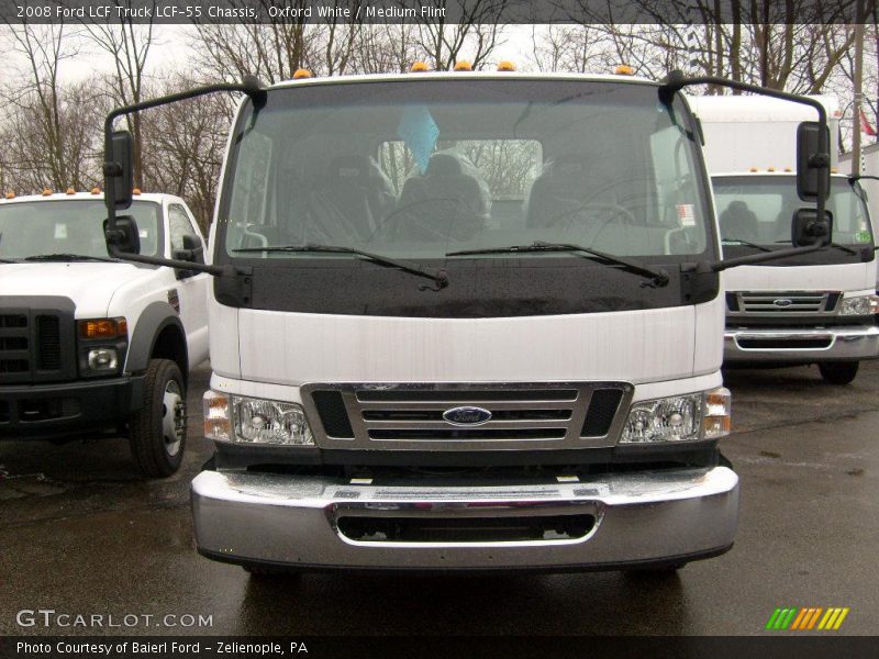 Oxford White / Medium Flint 2008 Ford LCF Truck LCF-55 Chassis