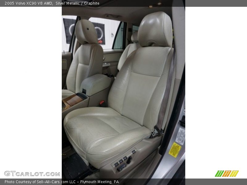 Silver Metallic / Graphite 2005 Volvo XC90 V8 AWD