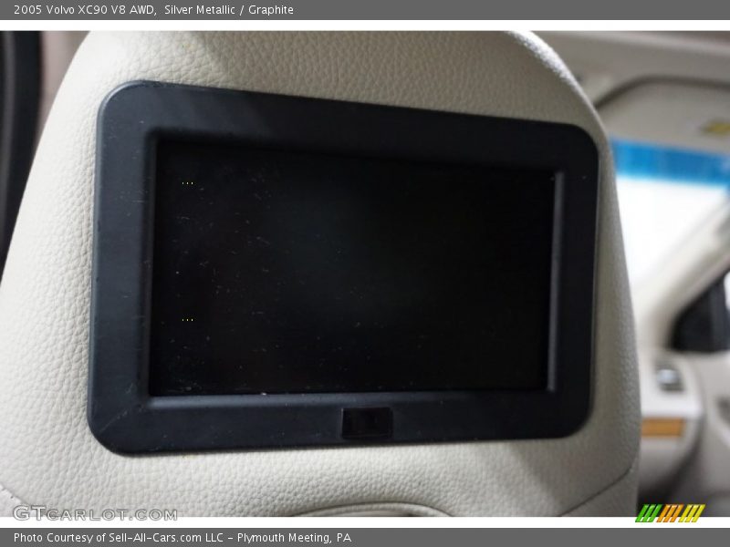 Silver Metallic / Graphite 2005 Volvo XC90 V8 AWD