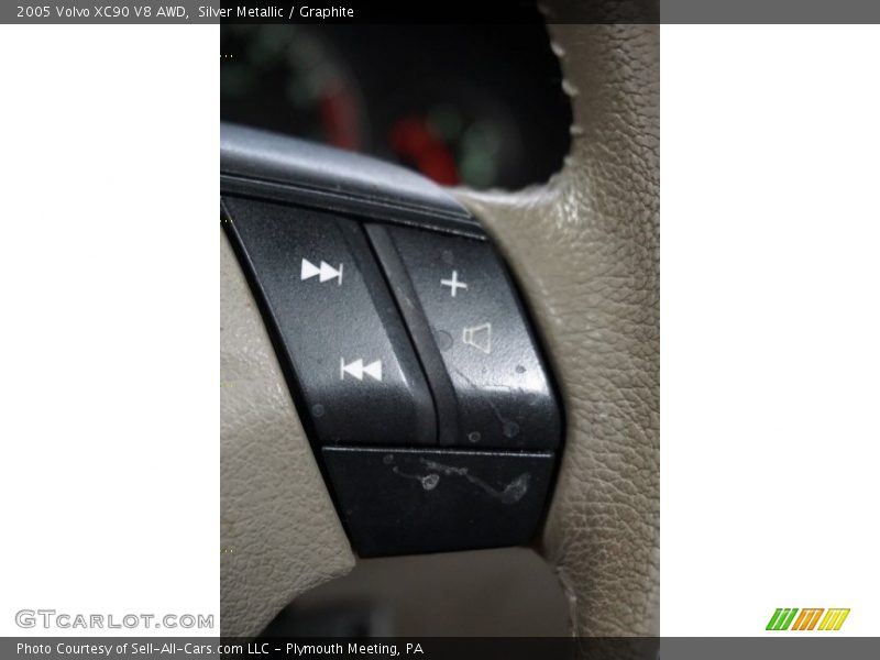 Silver Metallic / Graphite 2005 Volvo XC90 V8 AWD