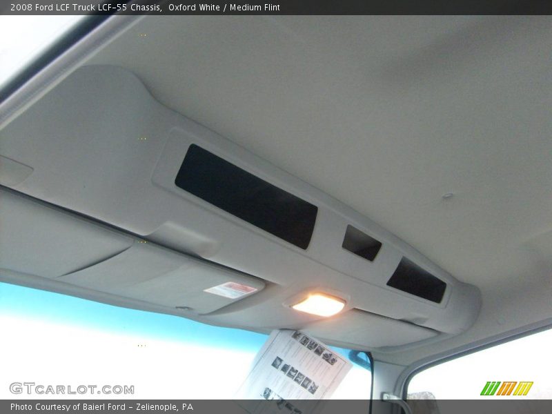 Oxford White / Medium Flint 2008 Ford LCF Truck LCF-55 Chassis