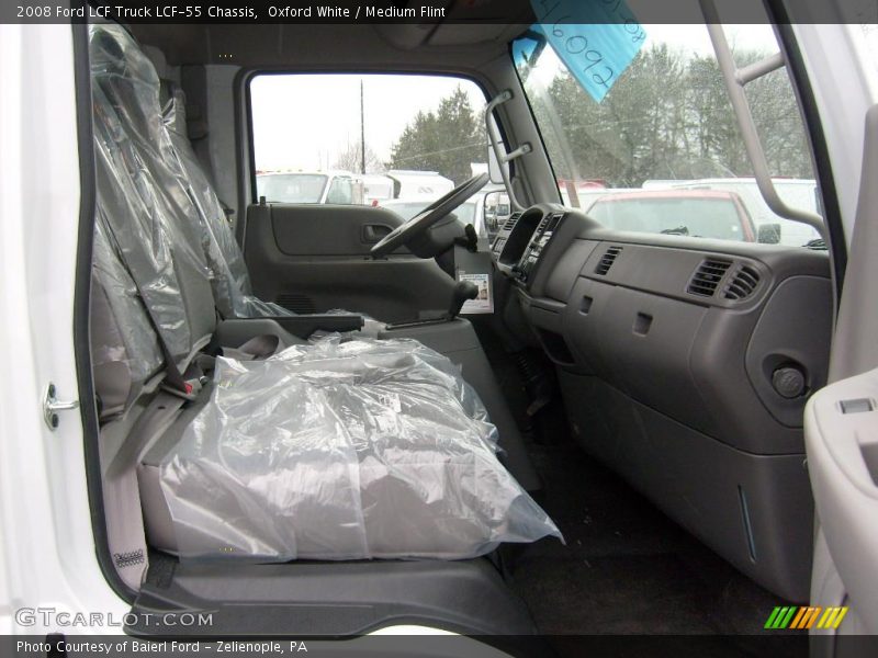 Oxford White / Medium Flint 2008 Ford LCF Truck LCF-55 Chassis