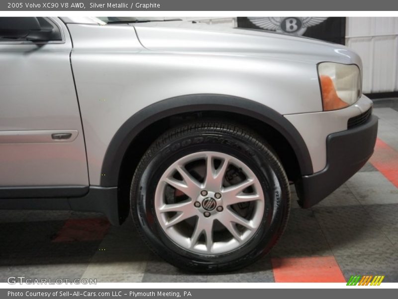 Silver Metallic / Graphite 2005 Volvo XC90 V8 AWD