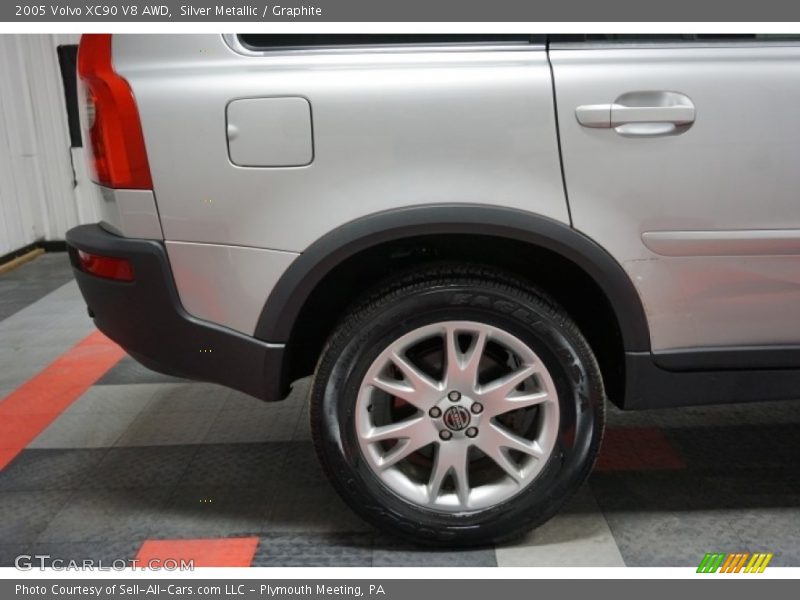 Silver Metallic / Graphite 2005 Volvo XC90 V8 AWD