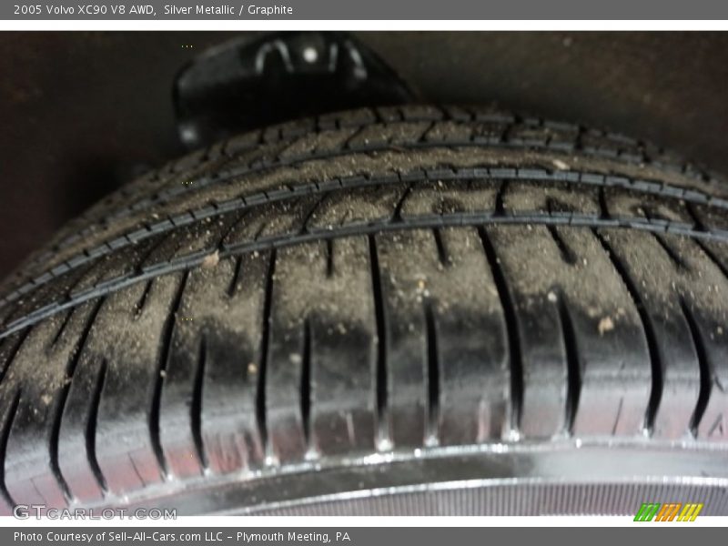 Silver Metallic / Graphite 2005 Volvo XC90 V8 AWD