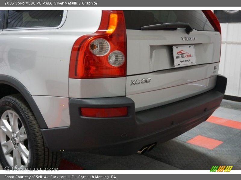 Silver Metallic / Graphite 2005 Volvo XC90 V8 AWD