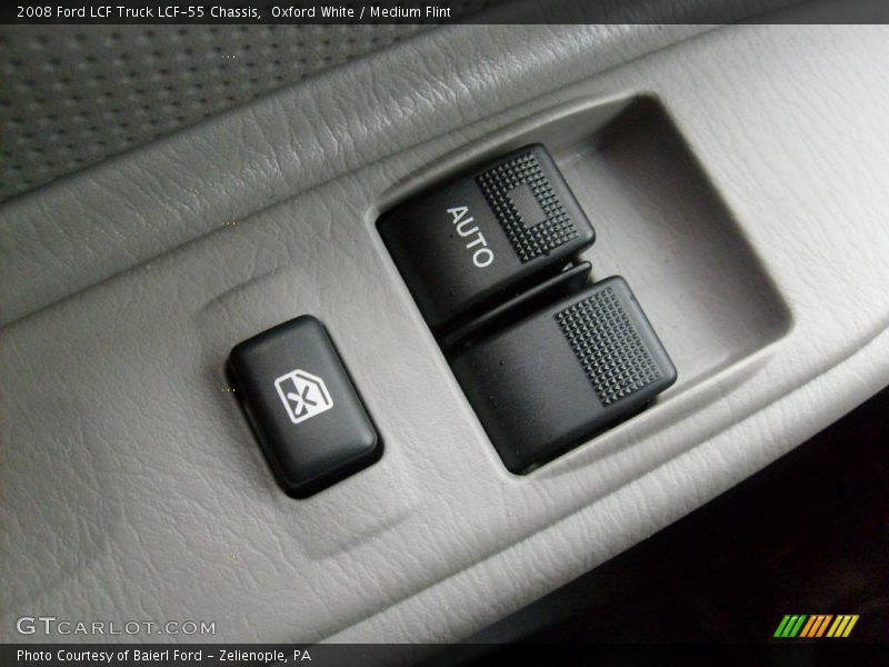 Oxford White / Medium Flint 2008 Ford LCF Truck LCF-55 Chassis