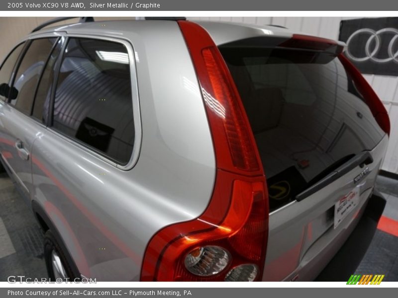 Silver Metallic / Graphite 2005 Volvo XC90 V8 AWD