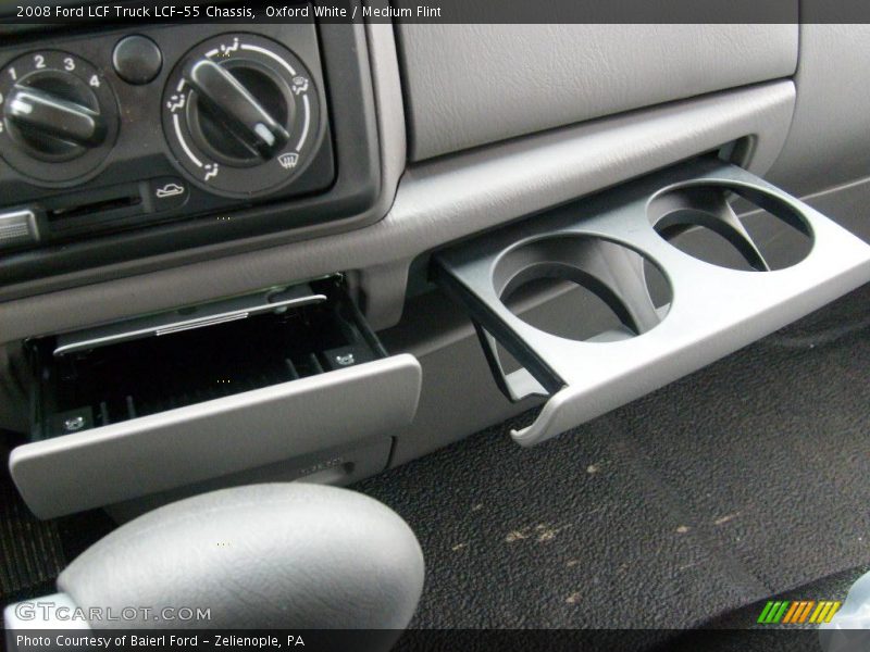 Oxford White / Medium Flint 2008 Ford LCF Truck LCF-55 Chassis