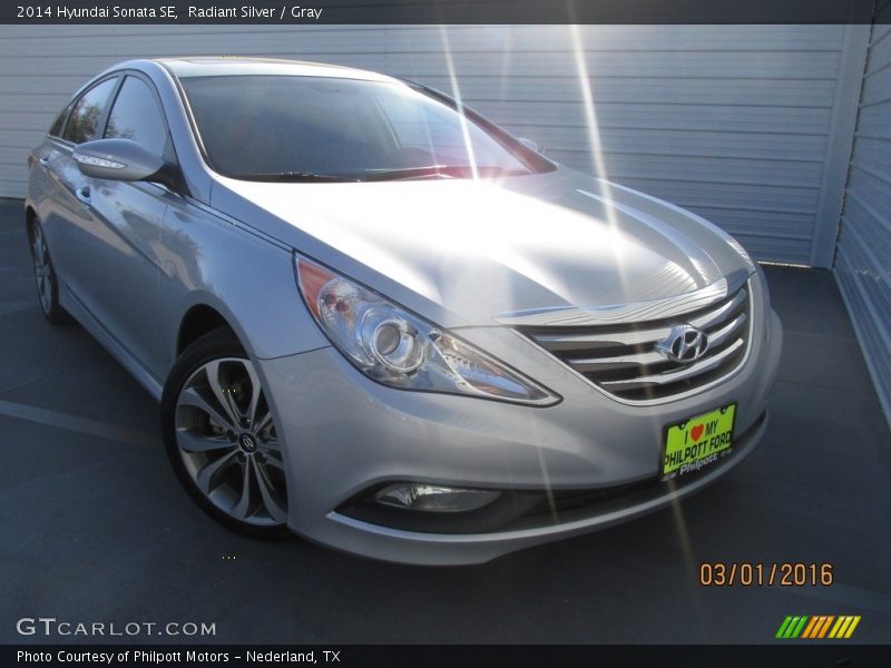 Radiant Silver / Gray 2014 Hyundai Sonata SE