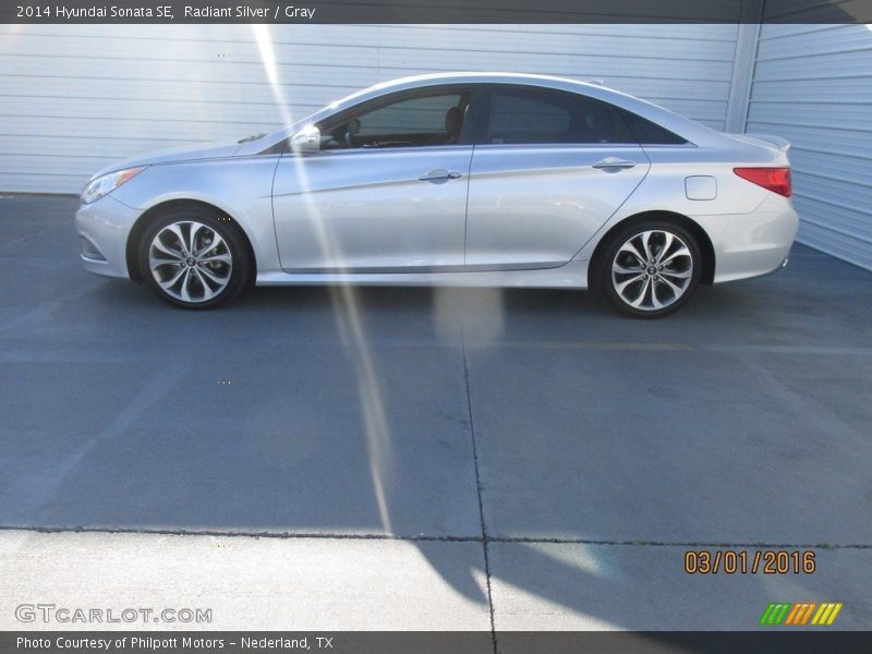 Radiant Silver / Gray 2014 Hyundai Sonata SE