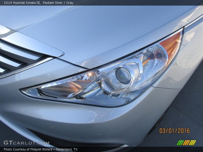 Radiant Silver / Gray 2014 Hyundai Sonata SE