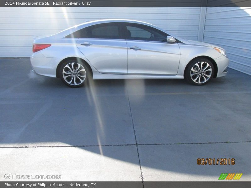 Radiant Silver / Gray 2014 Hyundai Sonata SE