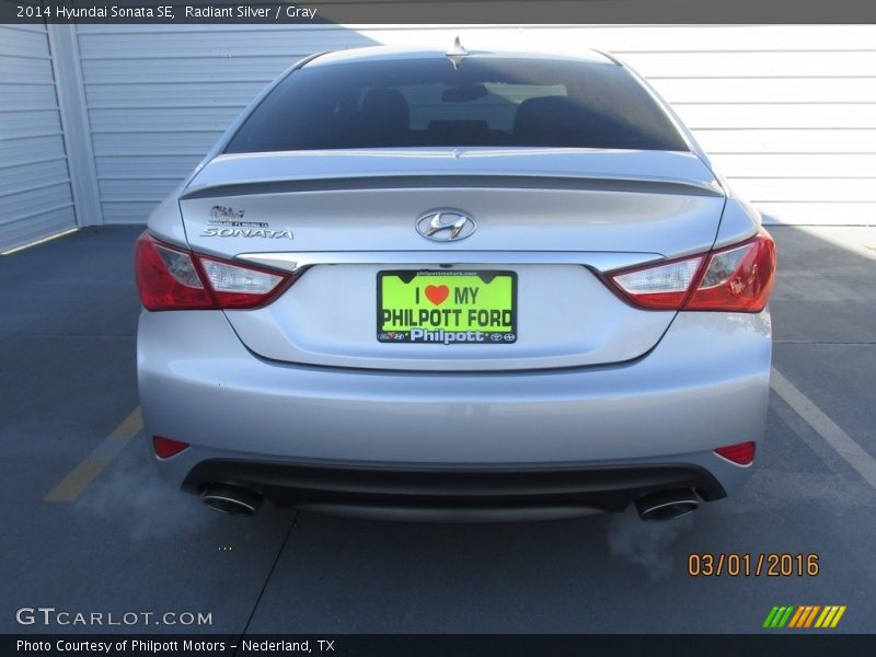 Radiant Silver / Gray 2014 Hyundai Sonata SE