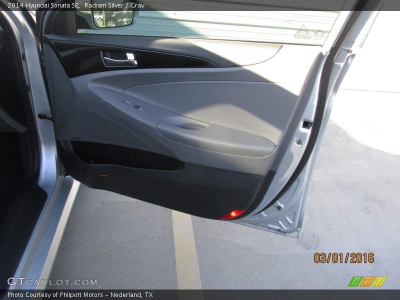 Radiant Silver / Gray 2014 Hyundai Sonata SE