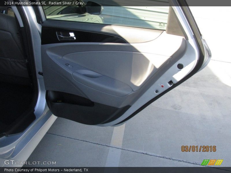 Radiant Silver / Gray 2014 Hyundai Sonata SE
