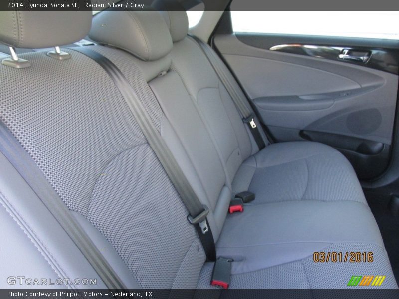 Radiant Silver / Gray 2014 Hyundai Sonata SE