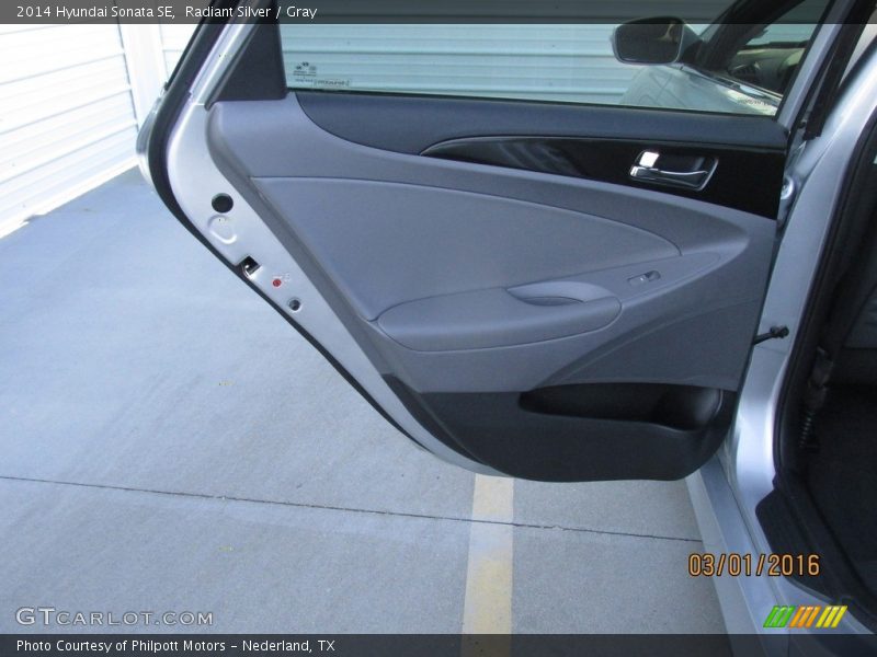 Radiant Silver / Gray 2014 Hyundai Sonata SE