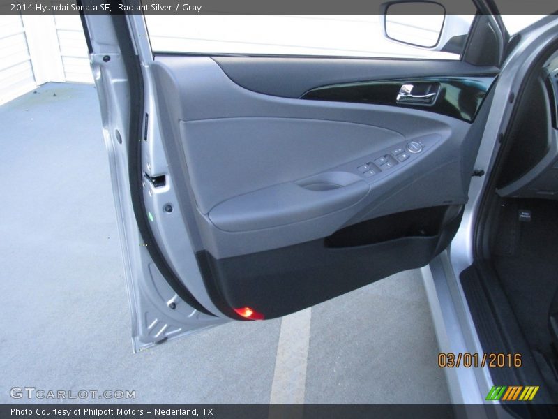 Radiant Silver / Gray 2014 Hyundai Sonata SE