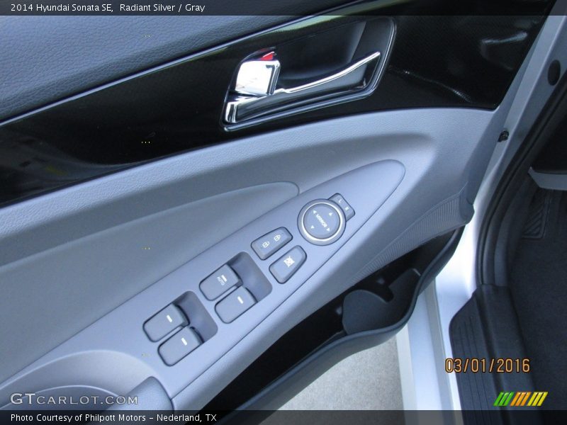 Radiant Silver / Gray 2014 Hyundai Sonata SE