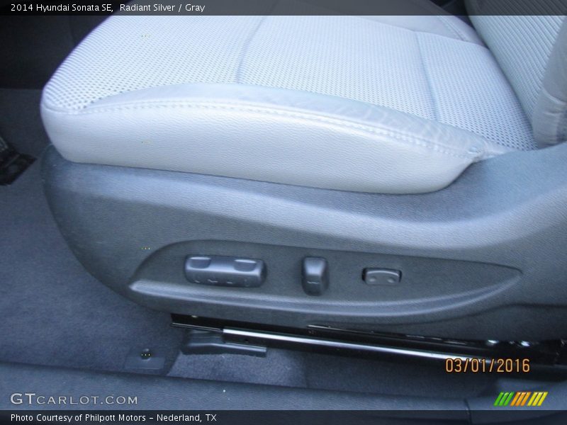 Radiant Silver / Gray 2014 Hyundai Sonata SE