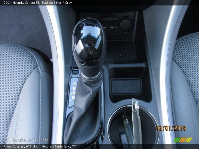 Radiant Silver / Gray 2014 Hyundai Sonata SE