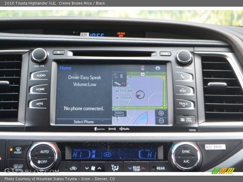 Creme Brulee Mica / Black 2016 Toyota Highlander XLE