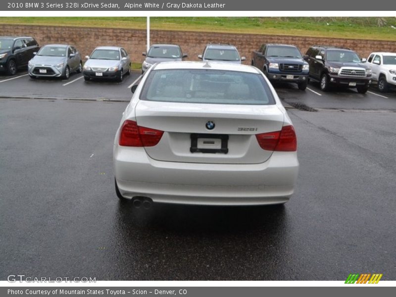 Alpine White / Gray Dakota Leather 2010 BMW 3 Series 328i xDrive Sedan