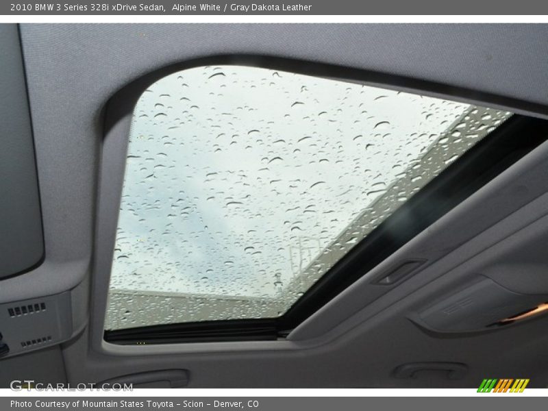 Alpine White / Gray Dakota Leather 2010 BMW 3 Series 328i xDrive Sedan