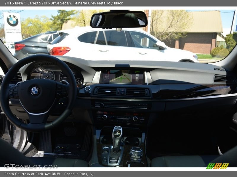 Mineral Grey Metallic / Black 2016 BMW 5 Series 528i xDrive Sedan