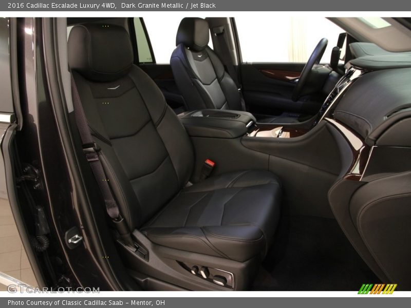Dark Granite Metallic / Jet Black 2016 Cadillac Escalade Luxury 4WD