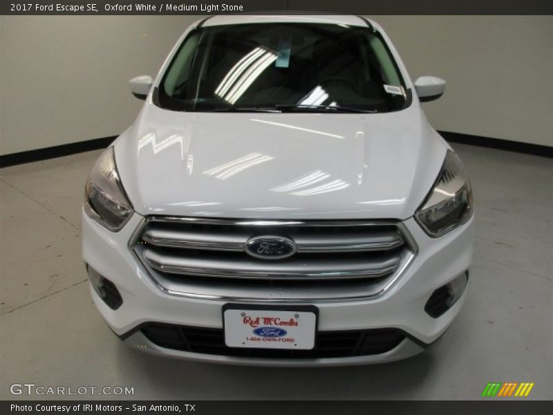 Oxford White / Medium Light Stone 2017 Ford Escape SE