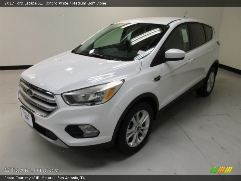 Oxford White / Medium Light Stone 2017 Ford Escape SE