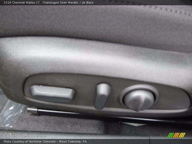 Champagne Silver Metallic / Jet Black 2016 Chevrolet Malibu LT