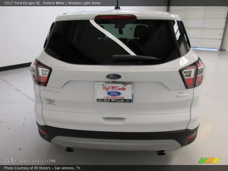 Oxford White / Medium Light Stone 2017 Ford Escape SE