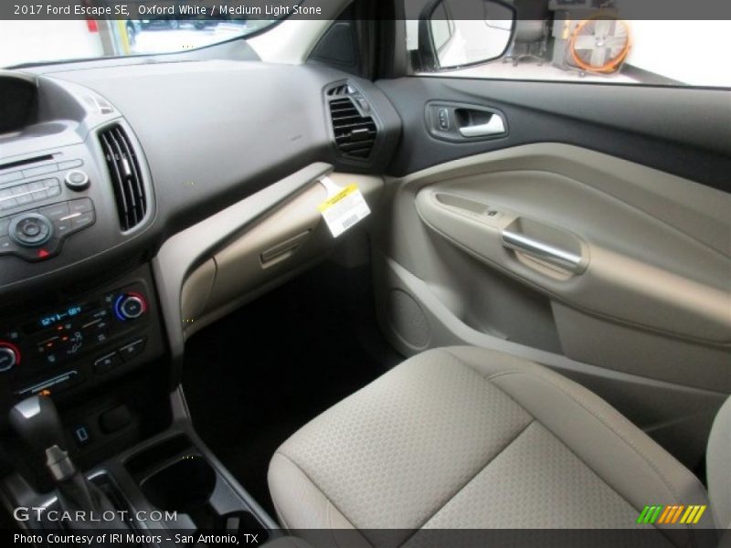 Oxford White / Medium Light Stone 2017 Ford Escape SE