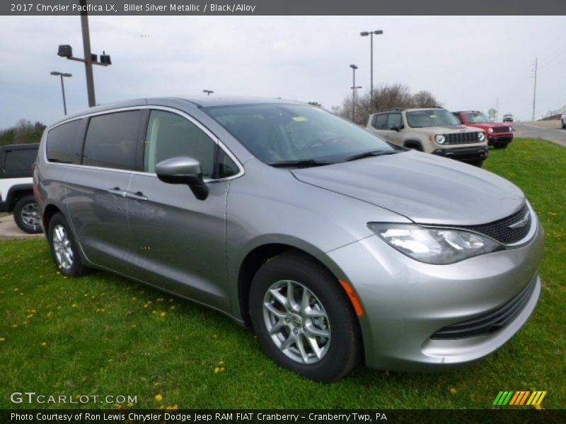 Front 3/4 View of 2017 Pacifica LX