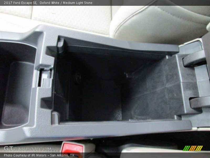 Oxford White / Medium Light Stone 2017 Ford Escape SE