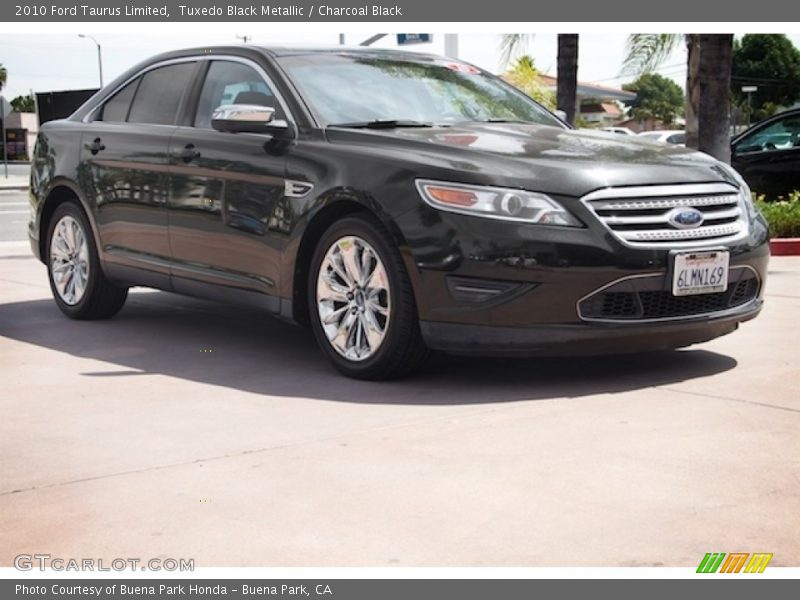 Tuxedo Black Metallic / Charcoal Black 2010 Ford Taurus Limited